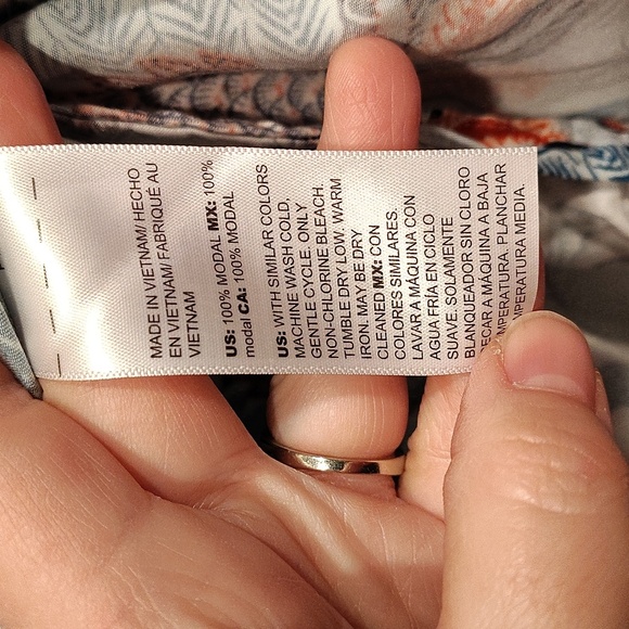 Chico's Sand Wash Satin Paisley Floral 100% Modal Button Down Shirt Sz 3 (XL) - Picture 4 of 7